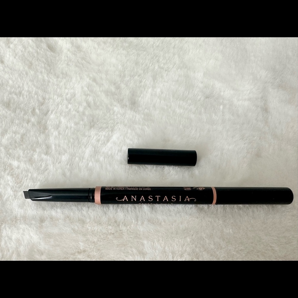 MAKEUP BUNDLE 🌷 - Picture 2 of 6